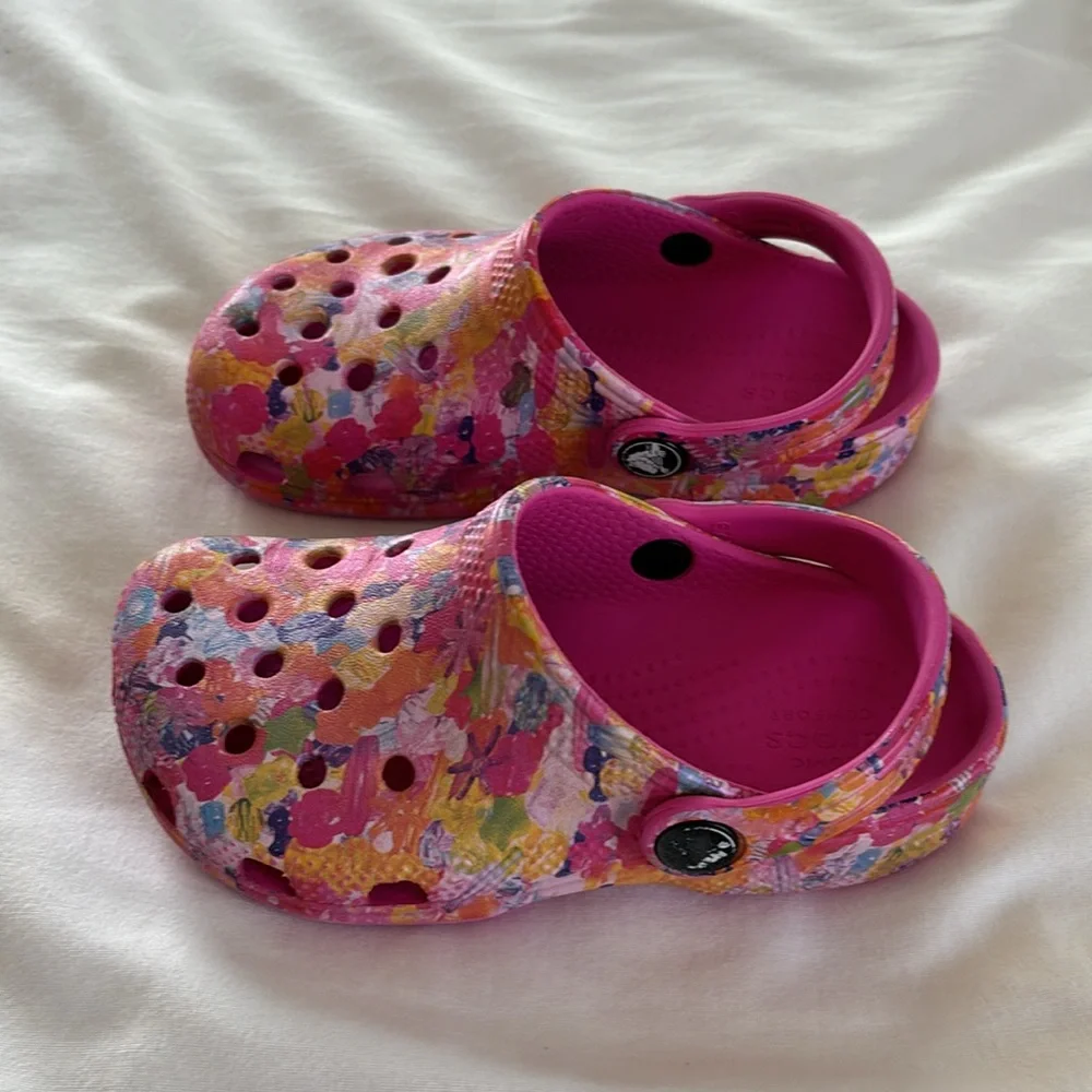 CROCS Kids Multicolor Pink Clogs Size 10 C Unisex - Picture 2 of 11